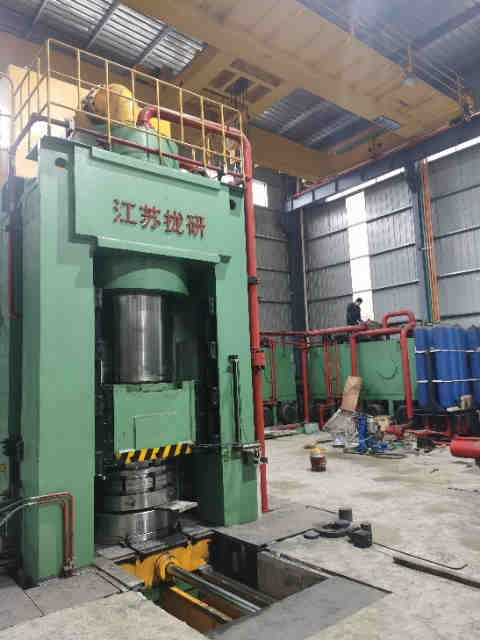 Three-station coreless fast forging die forging hydraulic press.jpg