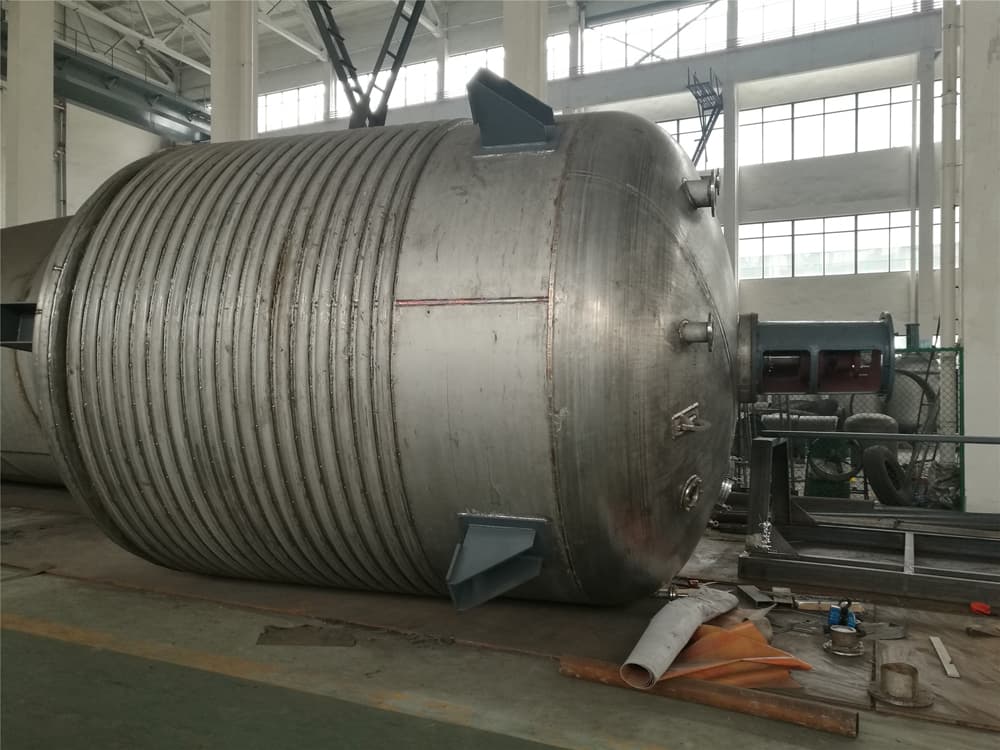 1677120321128597.jpg 30立方反应釜.jpg