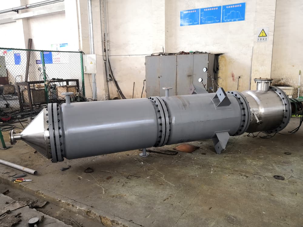 1677121436197895.jpg 刮板蒸发器试压.jpg